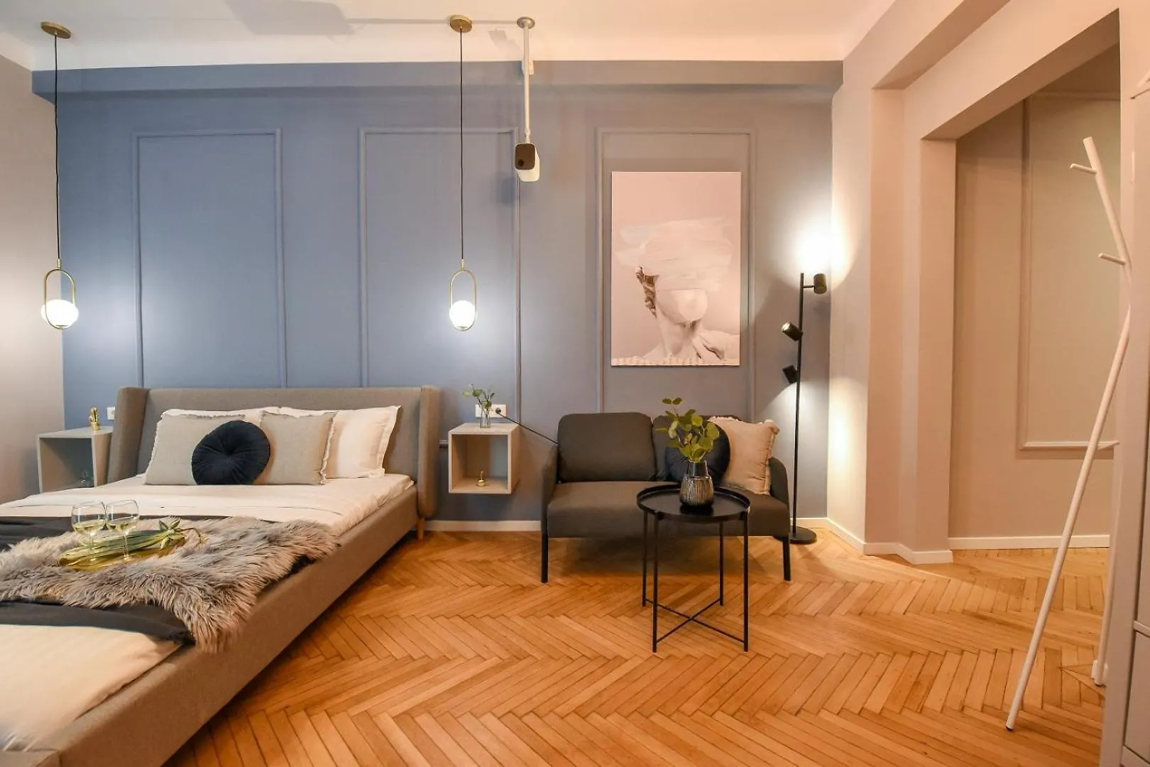 Apartment The Central Charms- Studios Near Radisson Bucharest Romania